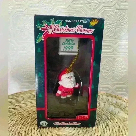 Christmas  charms Collectibles 1999 Santa Ornament. - Picture 1 of 5